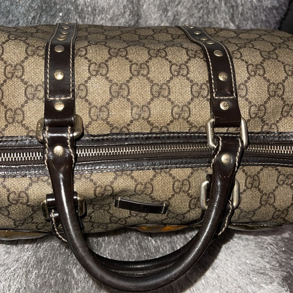 Vintage Gucci monogram Preloved in great condition the hearts do have some wear - Picture 13 of 14